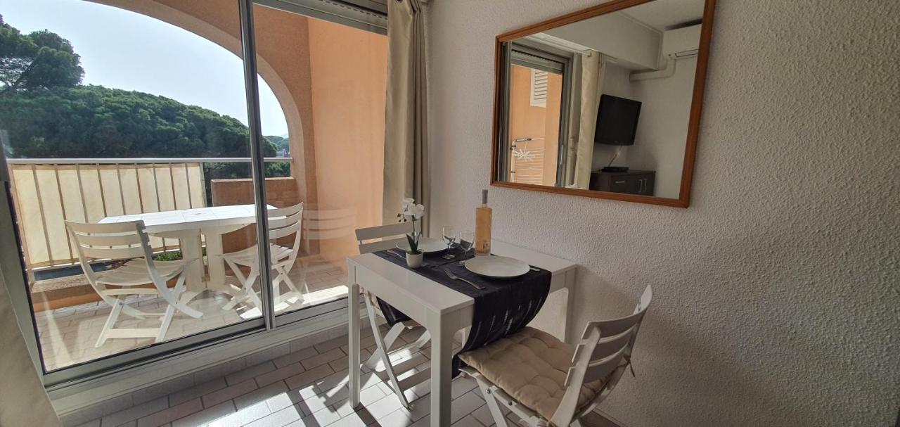 L'Etoile Sous Les Pins - La Loge Apartment Hyeres Exterior photo