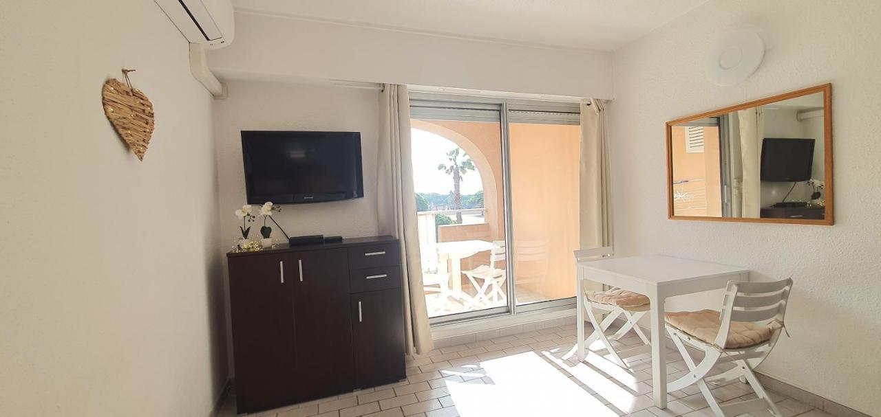 L'Etoile Sous Les Pins - La Loge Apartment Hyeres Exterior photo